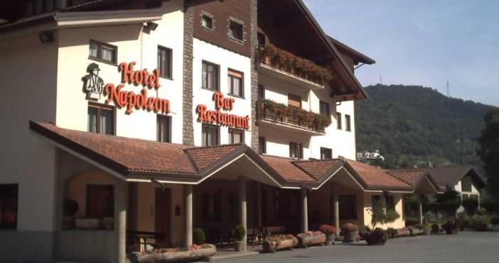 Hotel Napoleon Montjovet Eksteriør bilde